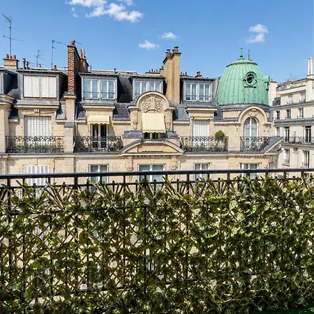 Elegant Haussmann Style With Balcony Eiffel Tower View باريس
