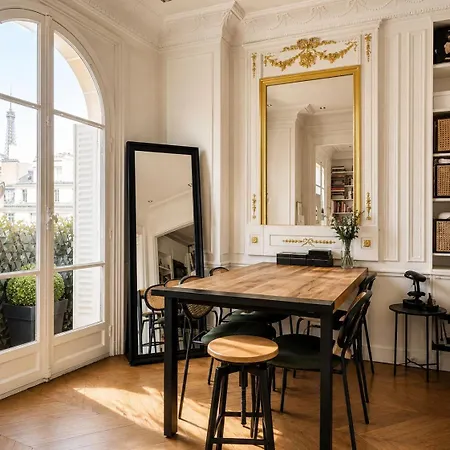 Elegant Haussmann Style With Balcony Eiffel Tower View *