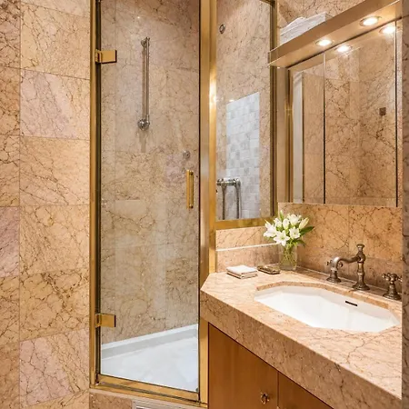 Elegant Haussmann Style With Balcony Eiffel Tower View * باريس